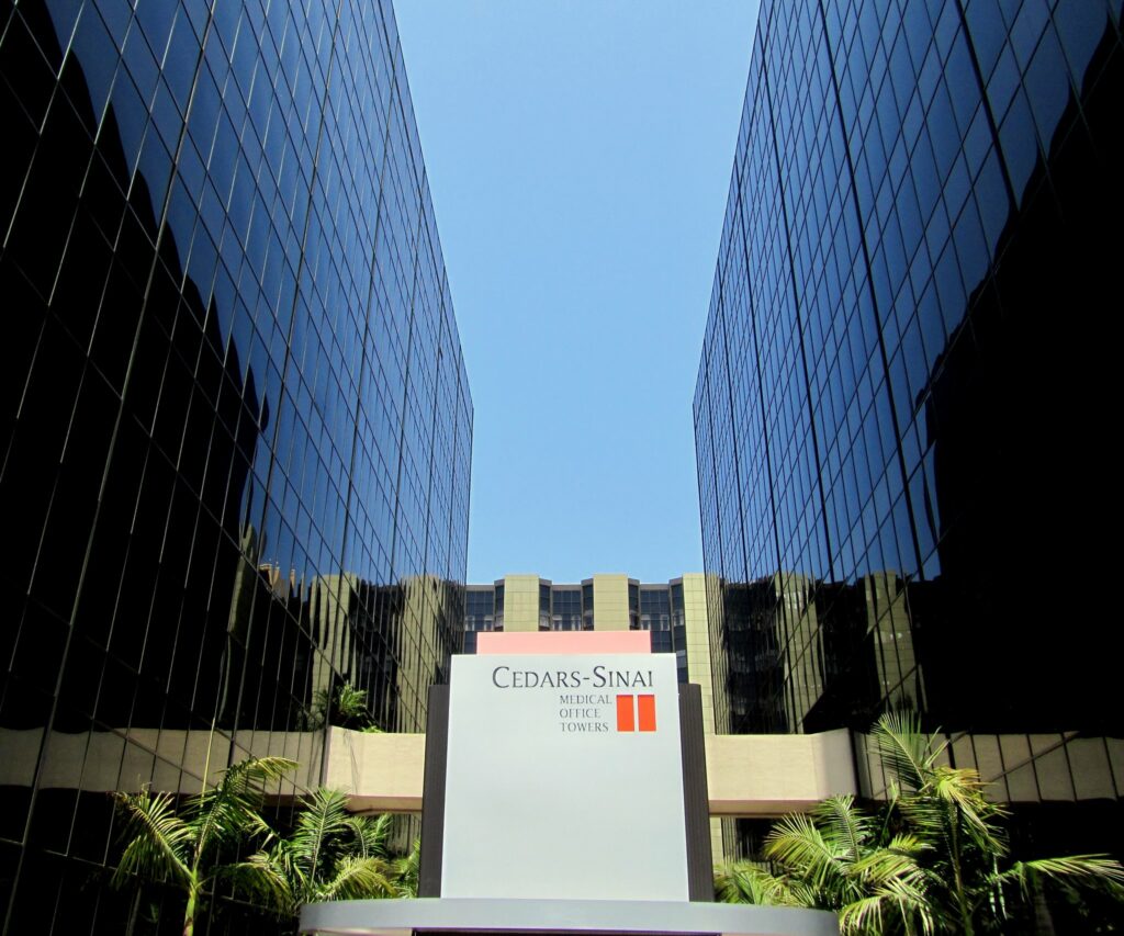 Mental-Health-Center-at-Cedars-Sinai-Towers-front